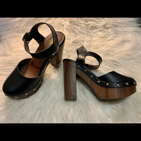 Mossimo supply co. Clogs - Picture 3 of 4